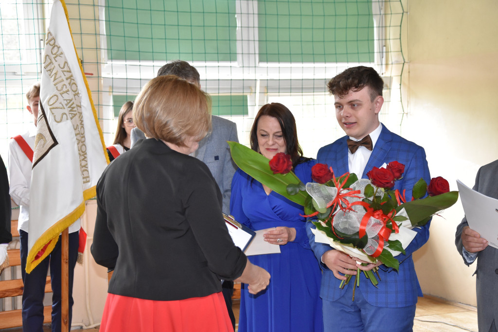 Szkoły pożegnały tegorocznych maturzystów [Fotorelacja, wideo]