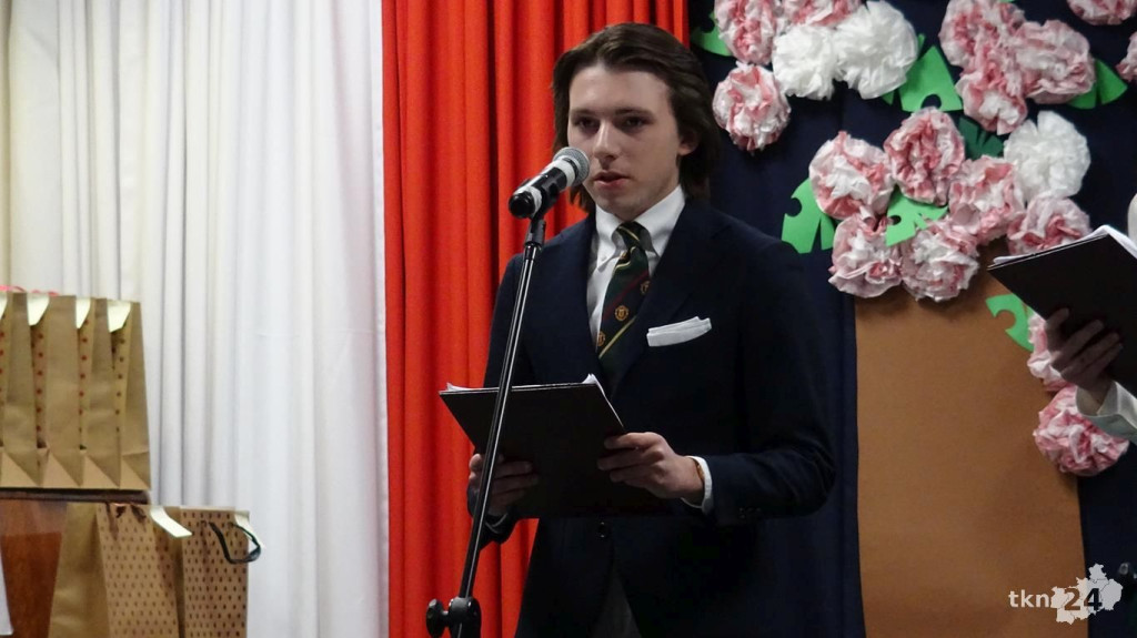 Szkoły pożegnały tegorocznych maturzystów [Fotorelacja, wideo]