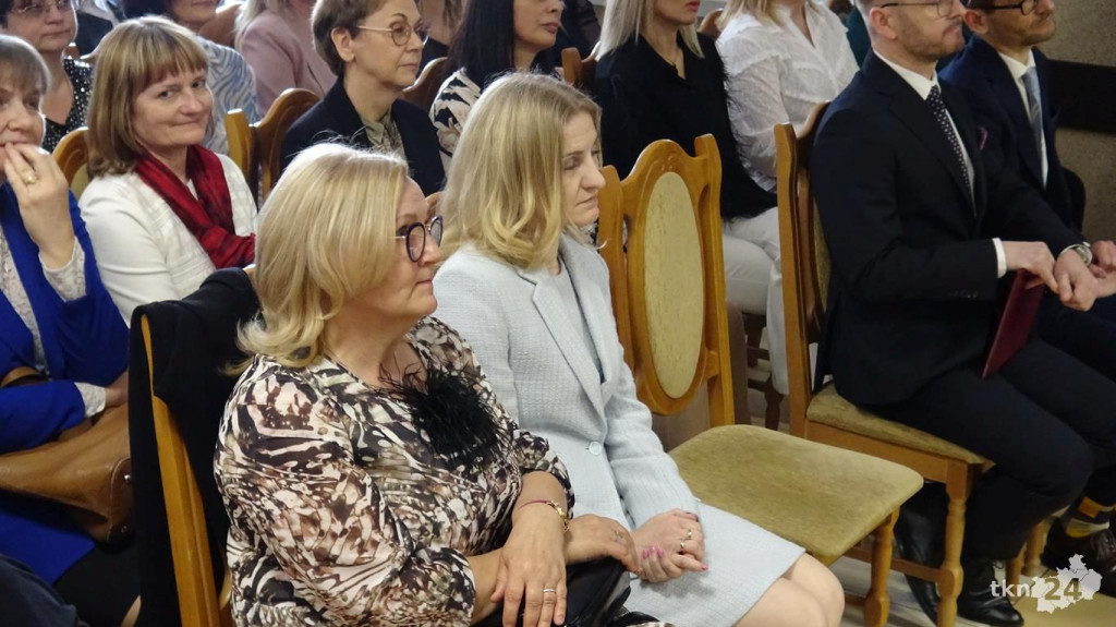 Szkoły pożegnały tegorocznych maturzystów [Fotorelacja, wideo]