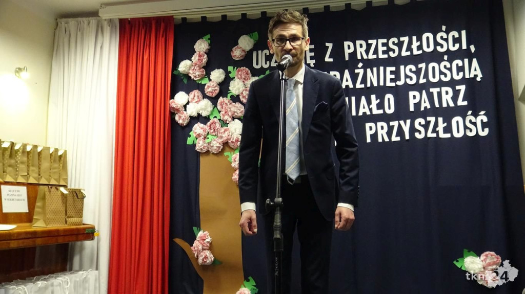 Szkoły pożegnały tegorocznych maturzystów [Fotorelacja, wideo]