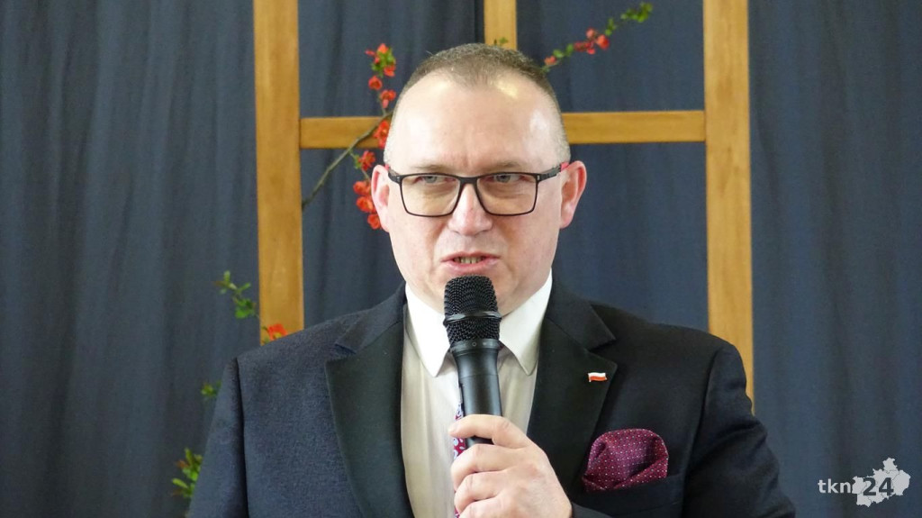Szkoły pożegnały tegorocznych maturzystów [Fotorelacja, wideo]