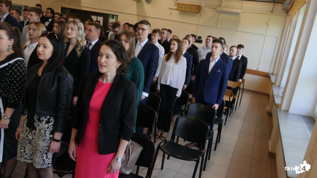 Szkoły pożegnały tegorocznych maturzystów [Fotorelacja, wideo]