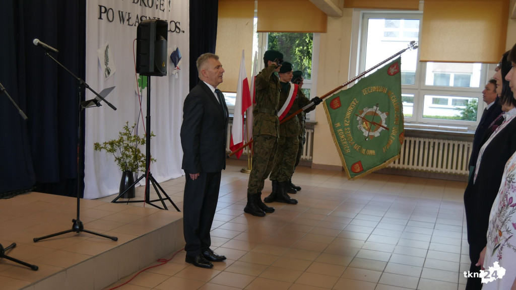 Szkoły pożegnały tegorocznych maturzystów [Fotorelacja, wideo]