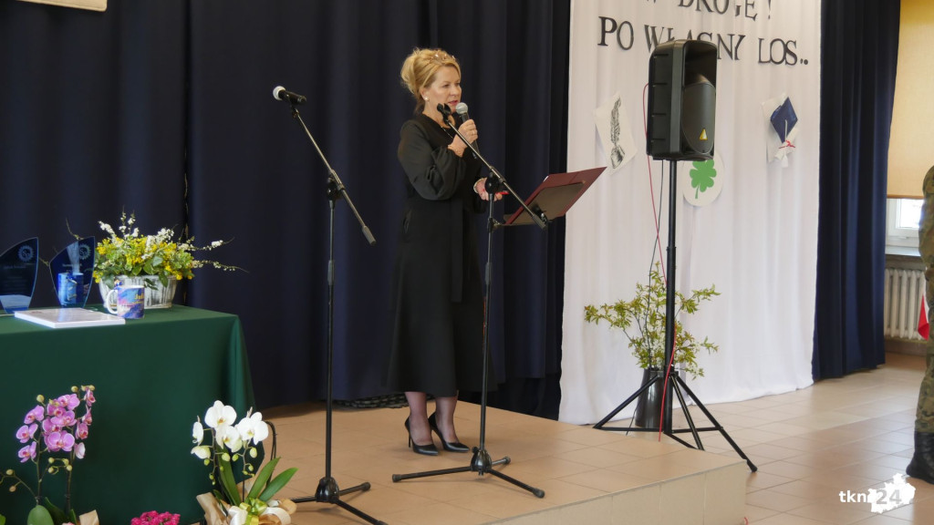 Szkoły pożegnały tegorocznych maturzystów [Fotorelacja, wideo]