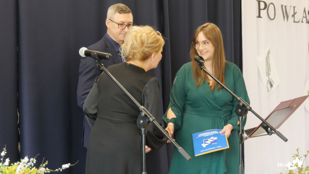 Szkoły pożegnały tegorocznych maturzystów [Fotorelacja, wideo]