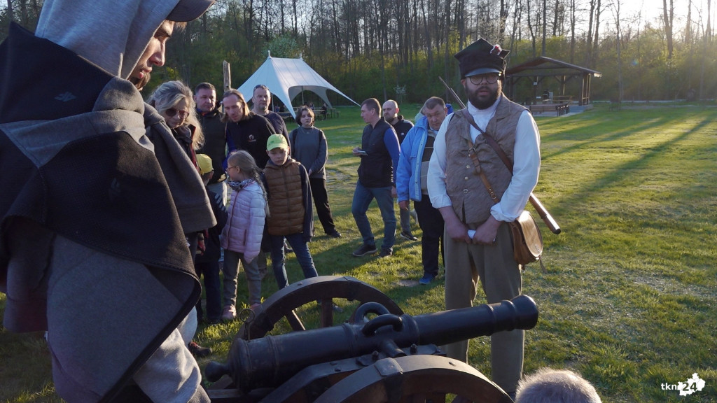 Odtwarzając fabrykę broni uczcili 160. rocznicę Powstania Styczniowego [wideo, zdjęcia]