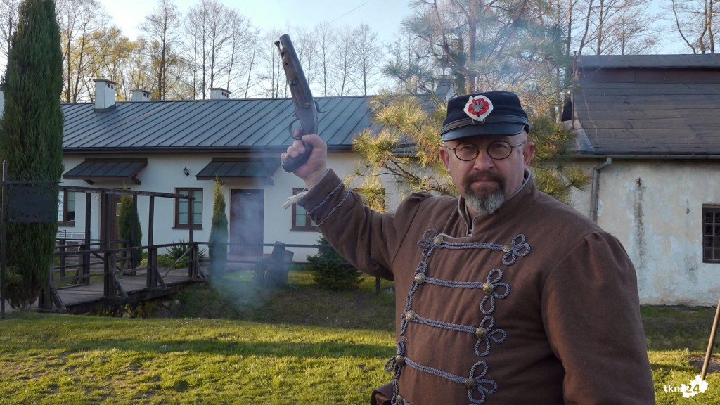 Odtwarzając fabrykę broni uczcili 160. rocznicę Powstania Styczniowego [wideo, zdjęcia]