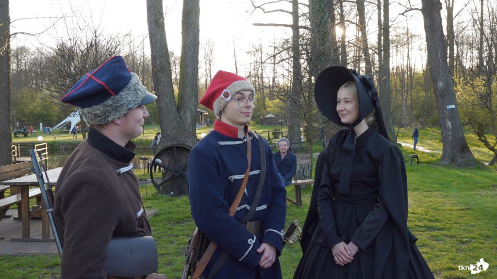 Odtwarzając fabrykę broni uczcili 160. rocznicę Powstania Styczniowego [wideo, zdjęcia]