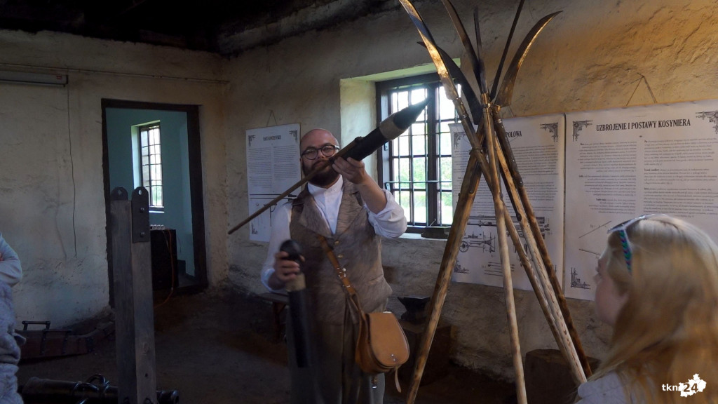 Odtwarzając fabrykę broni uczcili 160. rocznicę Powstania Styczniowego [wideo, zdjęcia]