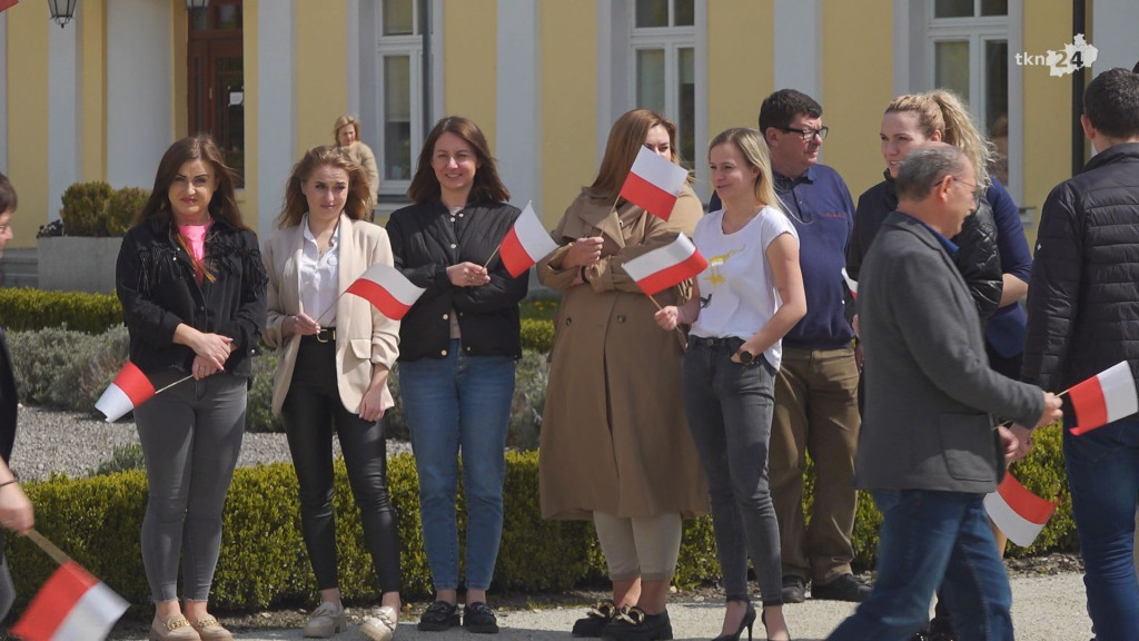 Biało-czerwone serce pod UMiG Końskie [wideo, zdjęcia]