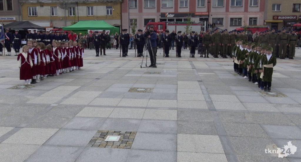 Końskie: Pierwsze takie święto na rynku! 232. rocznica Uchwalenia Konstytucji 3 Maja [wideo, zdjęcia]