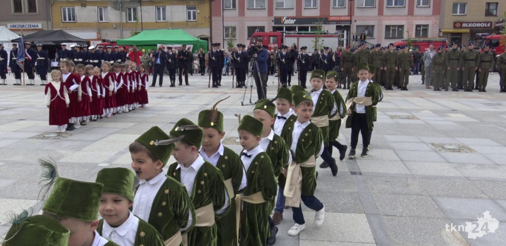 Końskie: Pierwsze takie święto na rynku! 232. rocznica Uchwalenia Konstytucji 3 Maja [wideo, zdjęcia]