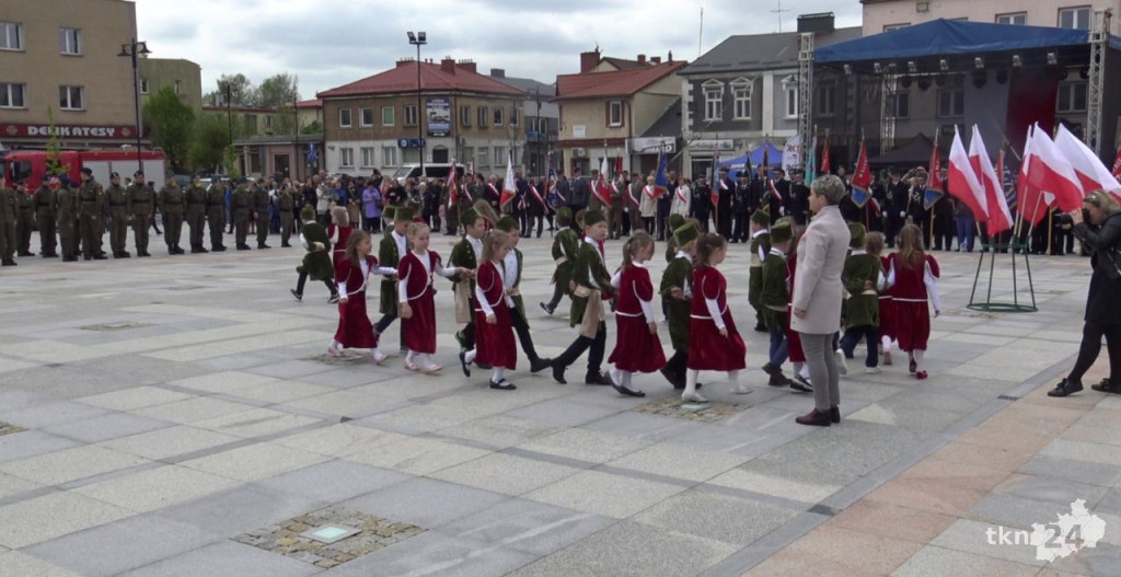 Końskie: Pierwsze takie święto na rynku! 232. rocznica Uchwalenia Konstytucji 3 Maja [wideo, zdjęcia]