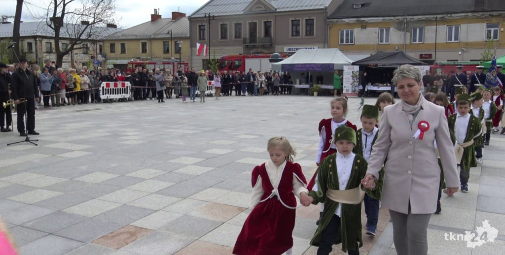 Końskie: Pierwsze takie święto na rynku! 232. rocznica Uchwalenia Konstytucji 3 Maja [wideo, zdjęcia]