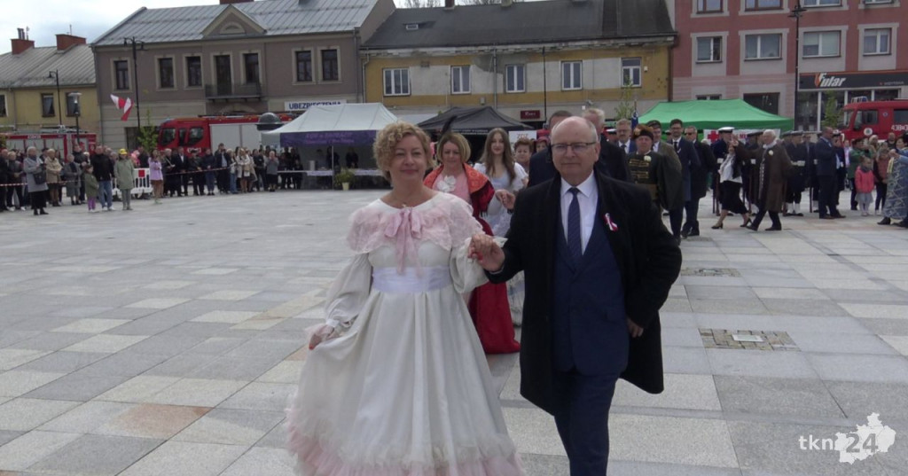 Końskie: Pierwsze takie święto na rynku! 232. rocznica Uchwalenia Konstytucji 3 Maja [wideo, zdjęcia]