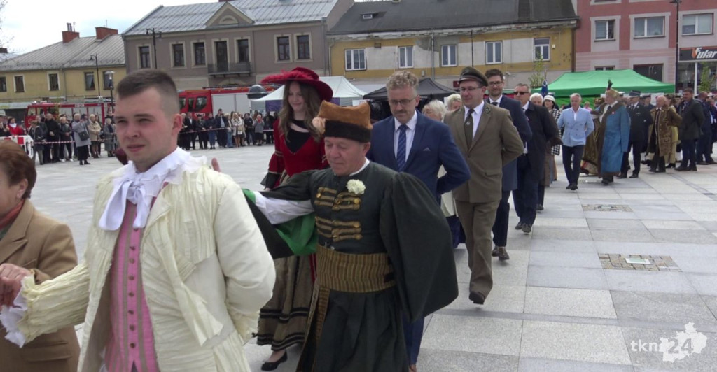 Końskie: Pierwsze takie święto na rynku! 232. rocznica Uchwalenia Konstytucji 3 Maja [wideo, zdjęcia]