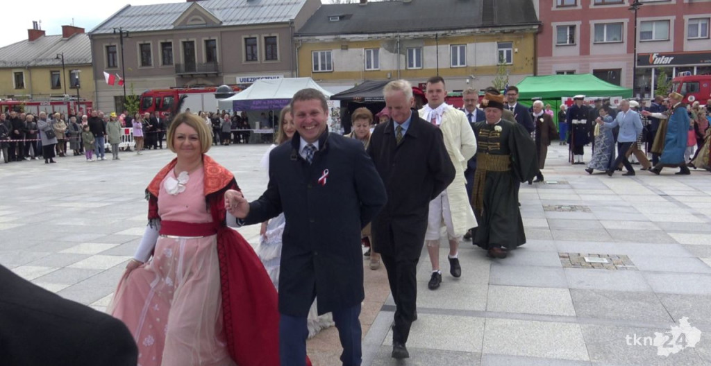 Końskie: Pierwsze takie święto na rynku! 232. rocznica Uchwalenia Konstytucji 3 Maja [wideo, zdjęcia]