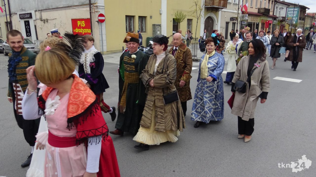 Końskie: Pierwsze takie święto na rynku! 232. rocznica Uchwalenia Konstytucji 3 Maja [wideo, zdjęcia]