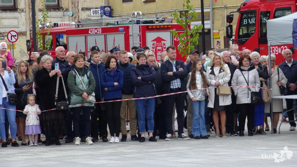 Końskie: Pierwsze takie święto na rynku! 232. rocznica Uchwalenia Konstytucji 3 Maja [wideo, zdjęcia]