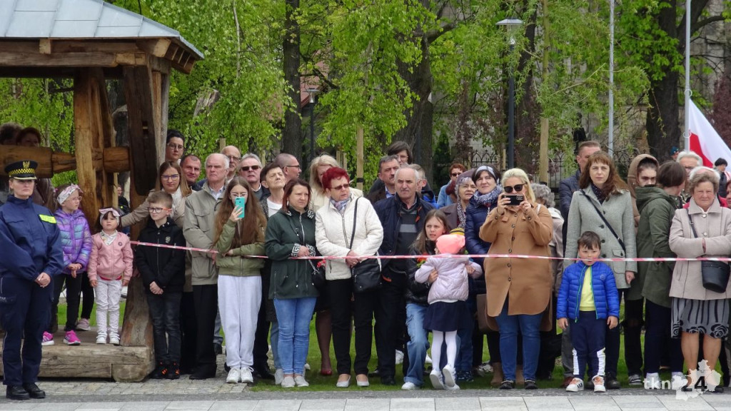 Końskie: Pierwsze takie święto na rynku! 232. rocznica Uchwalenia Konstytucji 3 Maja [wideo, zdjęcia]