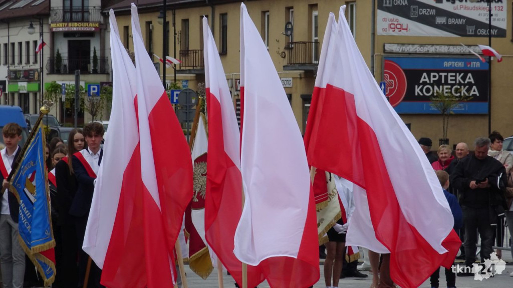 Końskie: Pierwsze takie święto na rynku! 232. rocznica Uchwalenia Konstytucji 3 Maja [wideo, zdjęcia]
