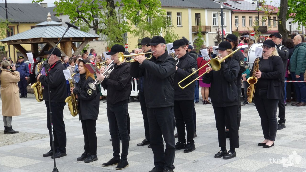 Końskie: Pierwsze takie święto na rynku! 232. rocznica Uchwalenia Konstytucji 3 Maja [wideo, zdjęcia]