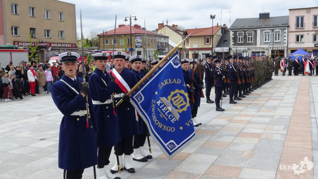 Końskie: Pierwsze takie święto na rynku! 232. rocznica Uchwalenia Konstytucji 3 Maja [wideo, zdjęcia]