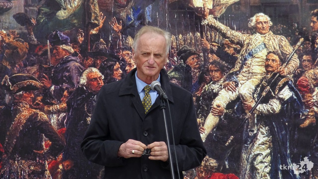 Końskie: Pierwsze takie święto na rynku! 232. rocznica Uchwalenia Konstytucji 3 Maja [wideo, zdjęcia]