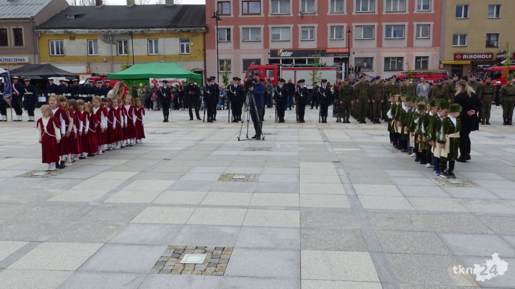 Końskie: Pierwsze takie święto na rynku! 232. rocznica Uchwalenia Konstytucji 3 Maja [wideo, zdjęcia]