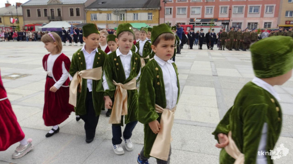 Końskie: Pierwsze takie święto na rynku! 232. rocznica Uchwalenia Konstytucji 3 Maja [wideo, zdjęcia]