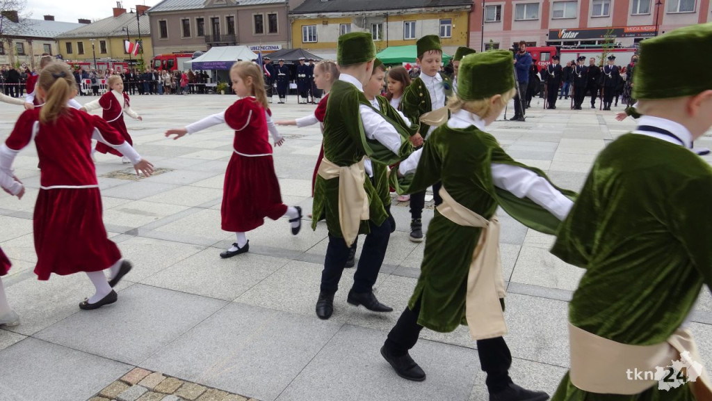 Końskie: Pierwsze takie święto na rynku! 232. rocznica Uchwalenia Konstytucji 3 Maja [wideo, zdjęcia]