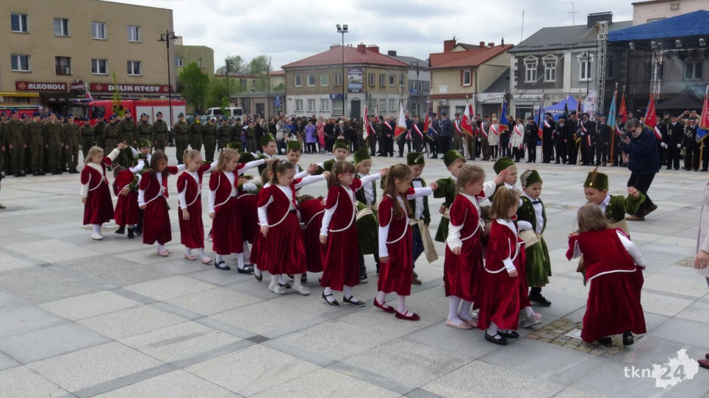Końskie: Pierwsze takie święto na rynku! 232. rocznica Uchwalenia Konstytucji 3 Maja [wideo, zdjęcia]