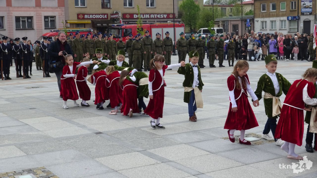Końskie: Pierwsze takie święto na rynku! 232. rocznica Uchwalenia Konstytucji 3 Maja [wideo, zdjęcia]