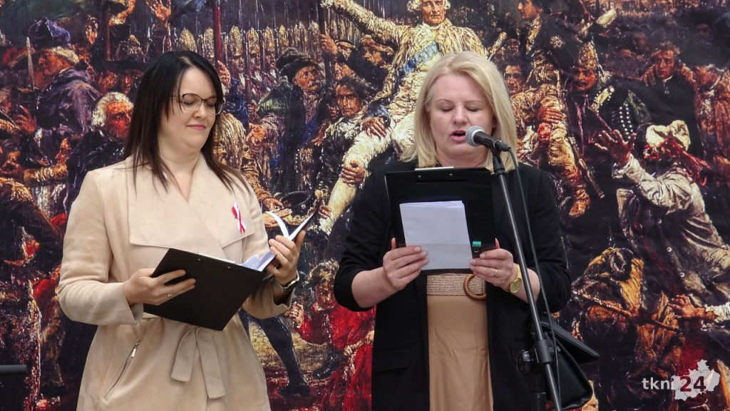 Końskie: Pierwsze takie święto na rynku! 232. rocznica Uchwalenia Konstytucji 3 Maja [wideo, zdjęcia]
