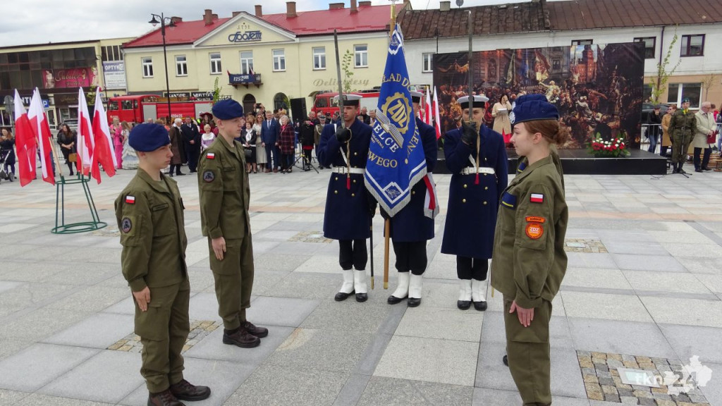 Końskie: Pierwsze takie święto na rynku! 232. rocznica Uchwalenia Konstytucji 3 Maja [wideo, zdjęcia]