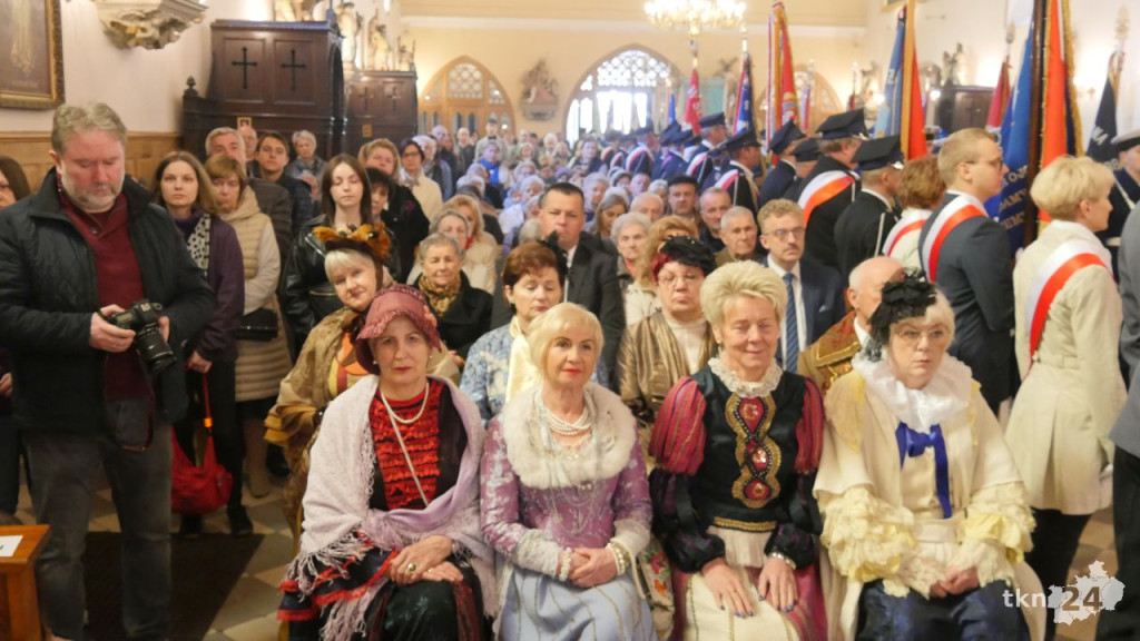 Końskie: Pierwsze takie święto na rynku! 232. rocznica Uchwalenia Konstytucji 3 Maja [wideo, zdjęcia]