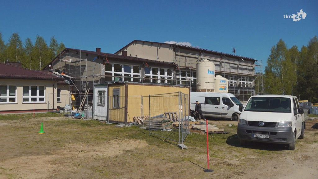 Zaglądamy na budowę dwóch przyszkolnych hal sportowych w gminie Końskie [wideo, zdjęcia]