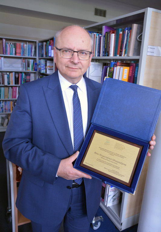 Konecka Biblioteka i burmistrz Obratański nagrodzeni w Kielcach [zdjęcia]