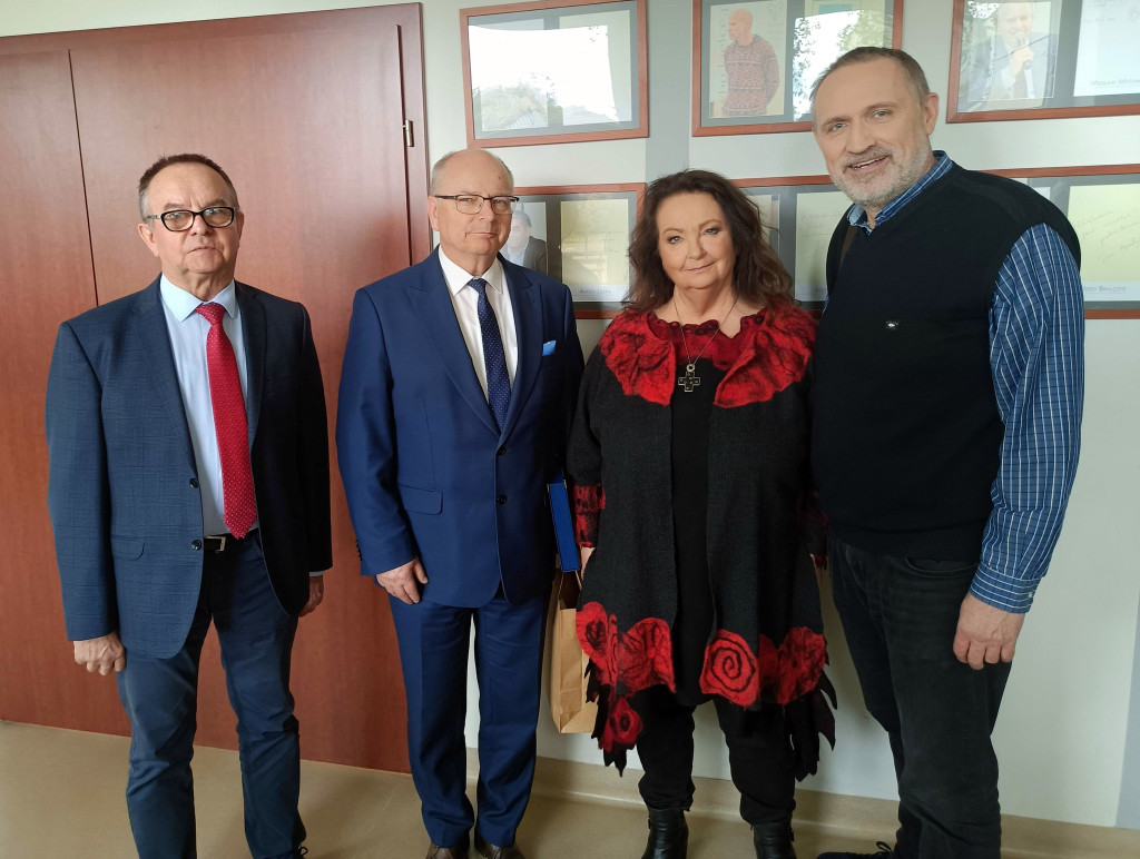 Konecka Biblioteka i burmistrz Obratański nagrodzeni w Kielcach [zdjęcia]