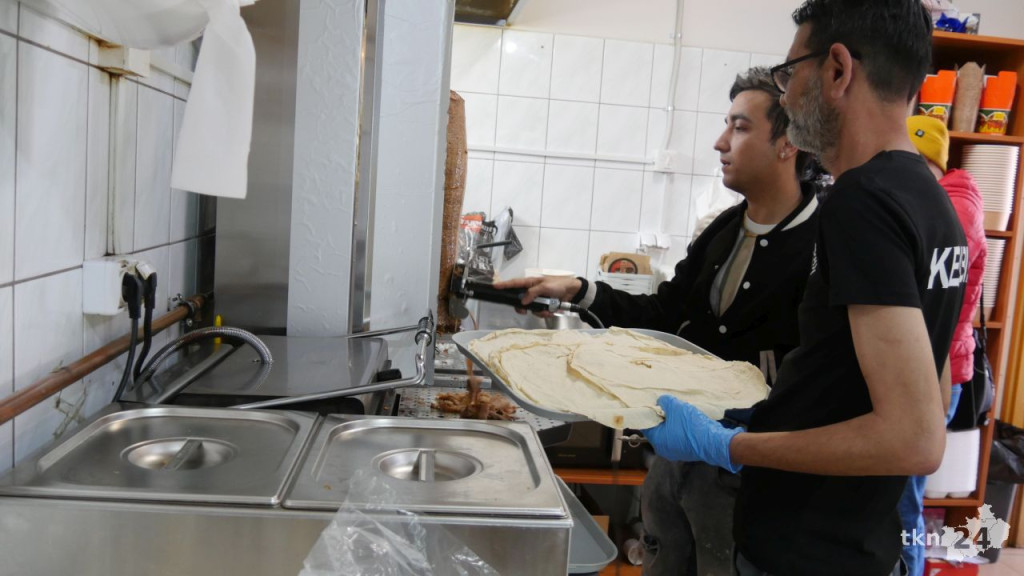 Kebabian z letnim ogródkiem i nowymi godzinami otwarcia! [wideo, zdjęcia]