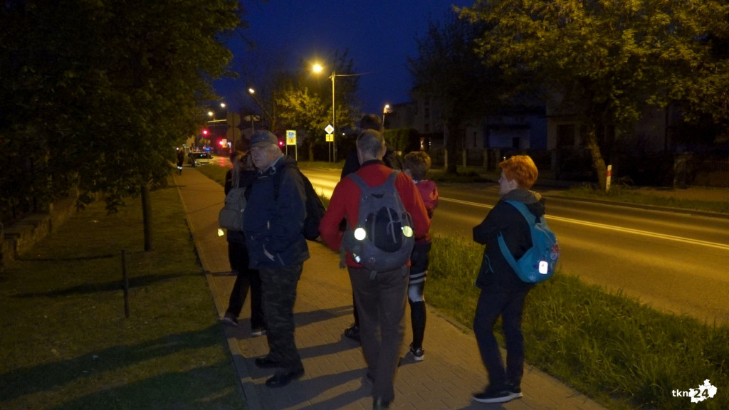 Już 26. raz nocą wędrowali po koneckich szlakach [wideo, zdjęcia]