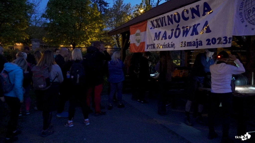 Już 26. raz nocą wędrowali po koneckich szlakach [wideo, zdjęcia]