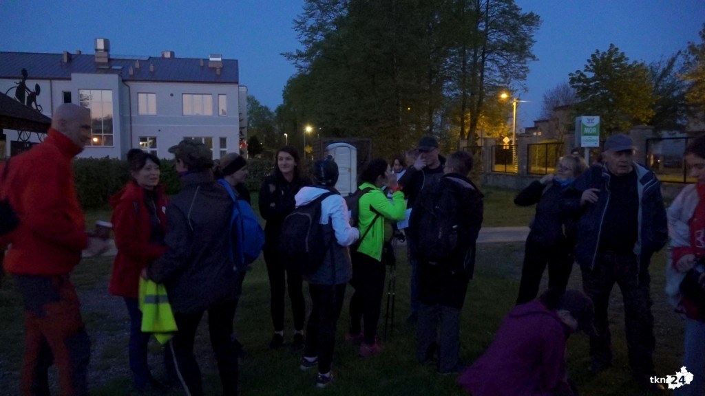 Już 26. raz nocą wędrowali po koneckich szlakach [wideo, zdjęcia]