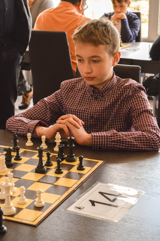 Rywalizowali w szachach o Puchar Burmistrza Stąporkowa [zdjęcia]