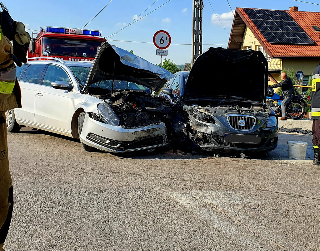 Wypadek w Smykowie. Dwie osoby w szpitalu! [zdjęcia]