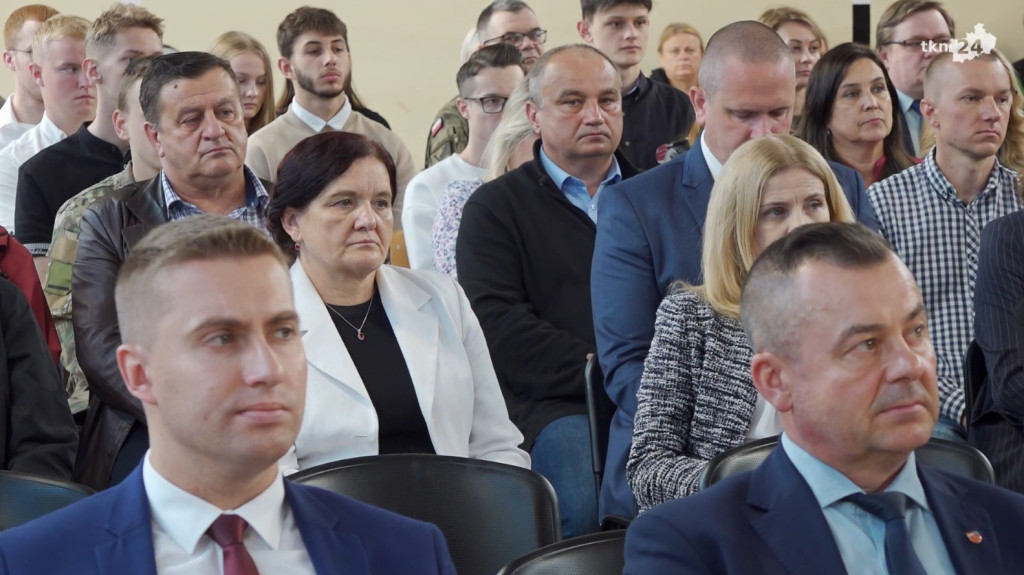 ZSP 1 Końskie już ze sztandarem. Uczczono rotmistrza Pileckiego [wideo, zdjęcia]