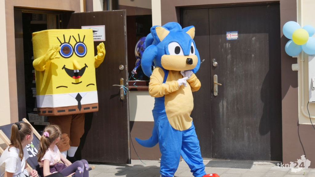 Sonic, SpongeBob, Wednesday! Najmłodsi zachwyceni festynem przy Centrum Zabawek [wideo, zdjęcia]