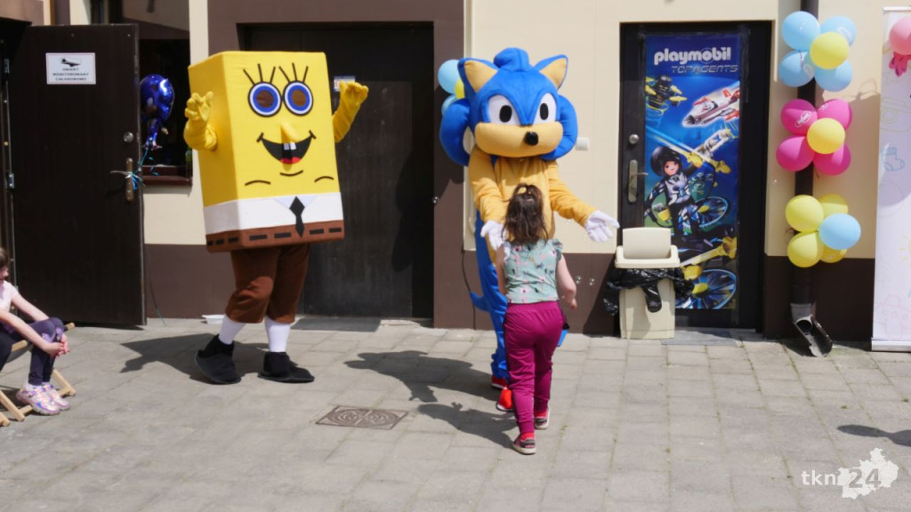 Sonic, SpongeBob, Wednesday! Najmłodsi zachwyceni festynem przy Centrum Zabawek [wideo, zdjęcia]