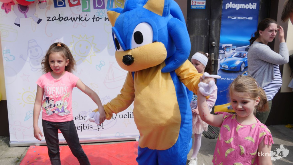 Sonic, SpongeBob, Wednesday! Najmłodsi zachwyceni festynem przy Centrum Zabawek [wideo, zdjęcia]