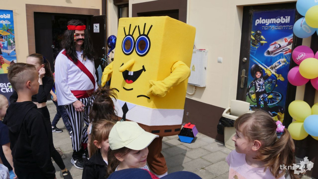Sonic, SpongeBob, Wednesday! Najmłodsi zachwyceni festynem przy Centrum Zabawek [wideo, zdjęcia]